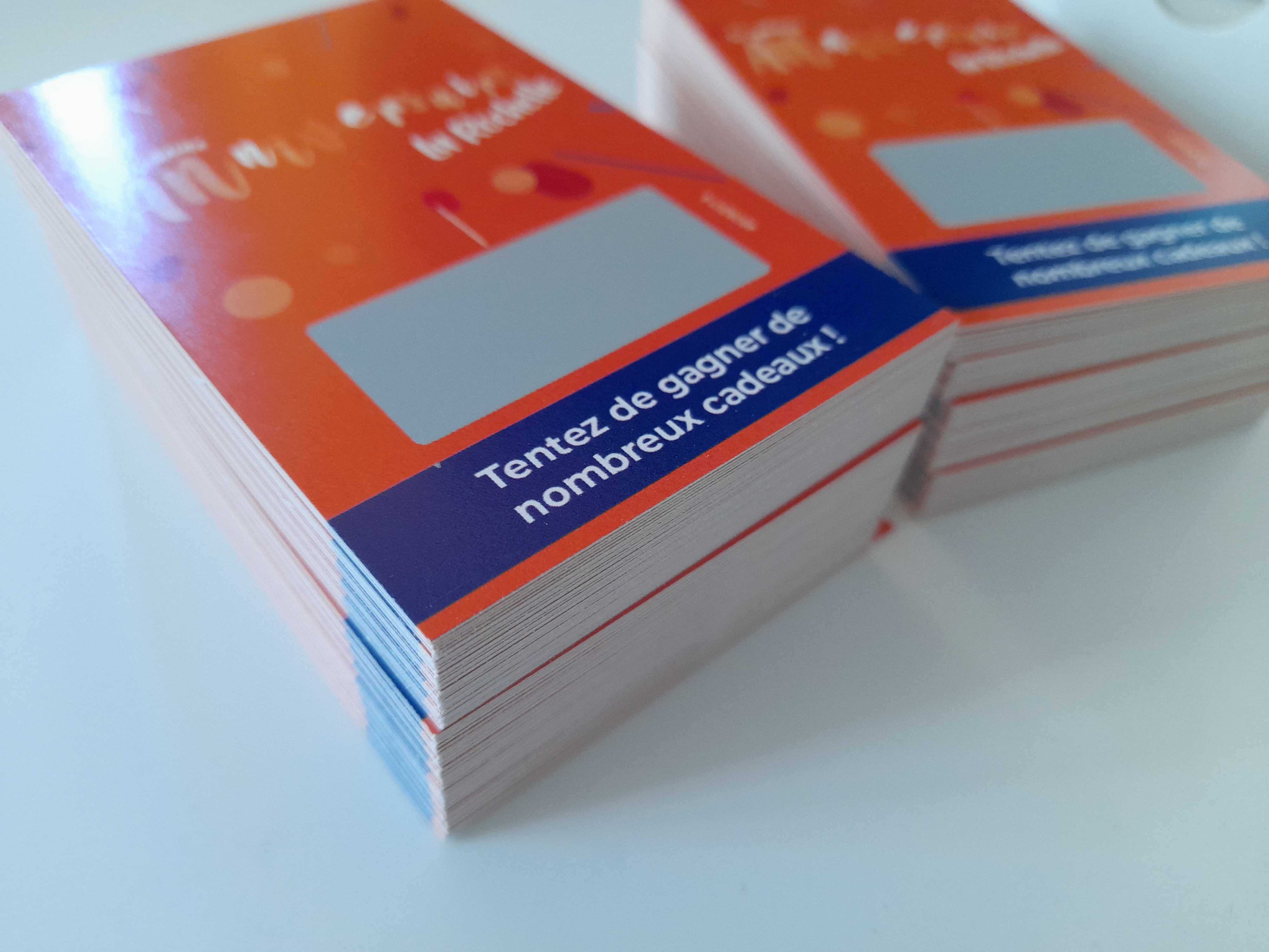 Il marketing è in costante evoluzione, e i professionisti del settore hanno l'obbligo di adattarsi per rimanere rilevanti. La personalizzazione è una delle tendenze più importanti del marketing moderno - secondo Forbes, è importante per l'89% dei marketer. La personalizzazione è anche un ottimo modo per distinguersi dai concorrenti e assicurarsi che i clienti ricordino l'azienda. La stampa su carta rimane uno dei migliori modi per personalizzare il marketing. Quindi, perché la personalizzazione tramite stampa su carta è sempre l'elemento migliore per la promozione marketing? Il marketing è in costante evoluzione, e i professionisti del settore hanno l'obbligo di adattarsi per rimanere rilevanti. La personalizzazione è una delle tendenze più importanti del marketing moderno - secondo Forbes, è importante per l'89% dei marketer. La personalizzazione è anche un ottimo modo per distinguersi dai concorrenti e assicurarsi che i clienti ricordino l'azienda. La stampa su carta rimane uno dei migliori modi per personalizzare il marketing. Quindi, perché la personalizzazione tramite stampa su carta è sempre l'elemento migliore per la promozione marketing?